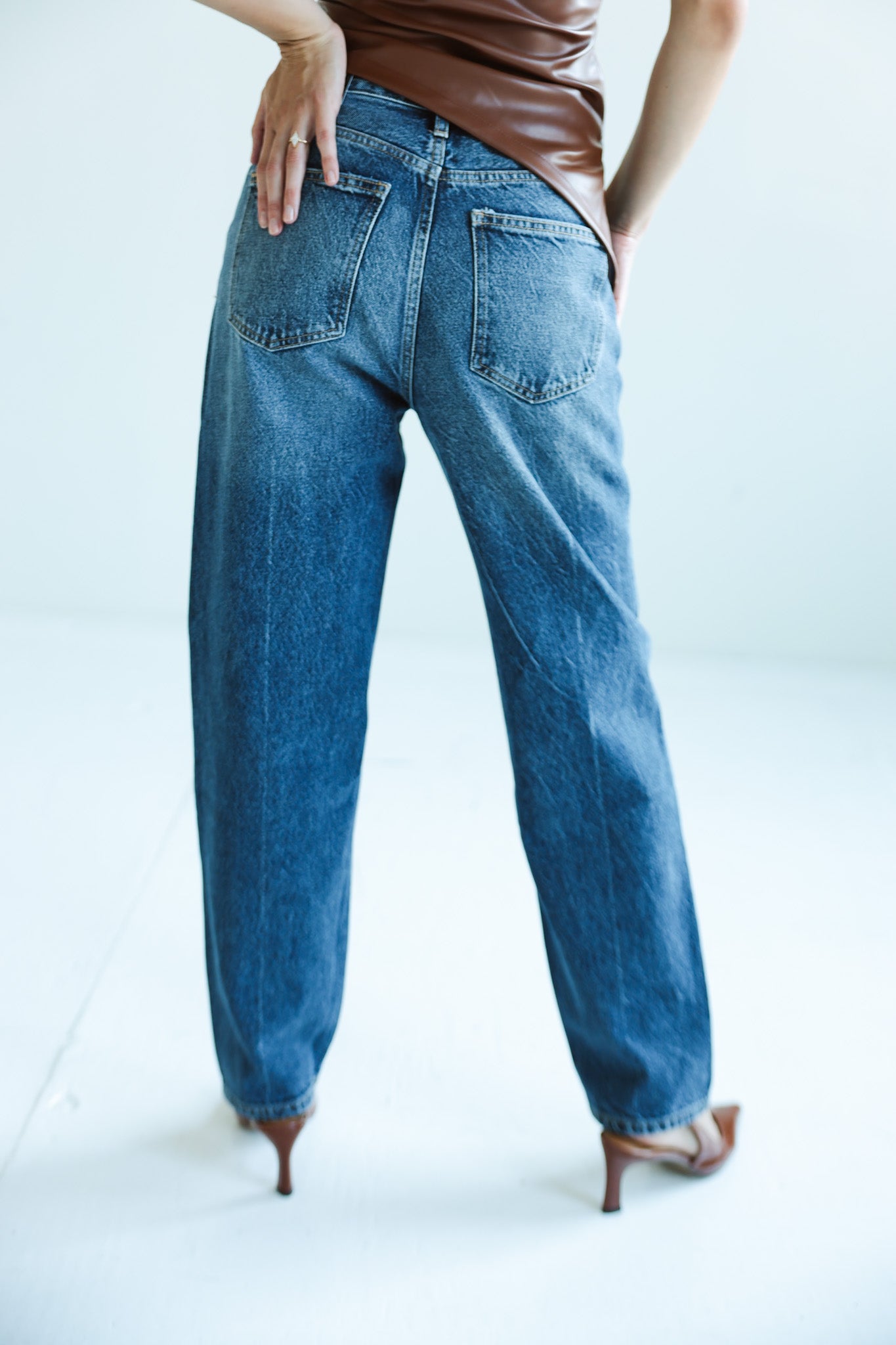 Classic Relaxed-High-Waisted Jeans